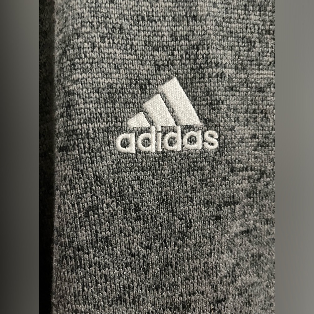 Adidas Men’s Gray V-Neck Sweatshirt, size 2XL - Picture 4 of 6